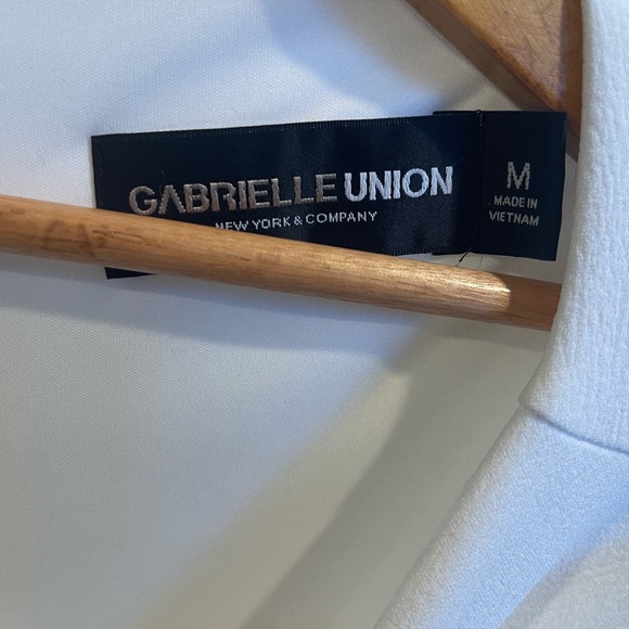 Elegant Gabrielle Union White Off-Shoulder Dress - Picture 5 of 5